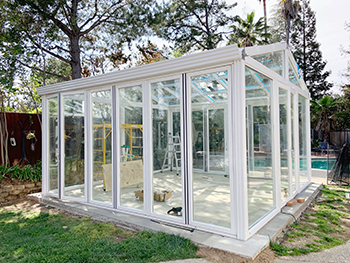 Free standing glass Sunroom
